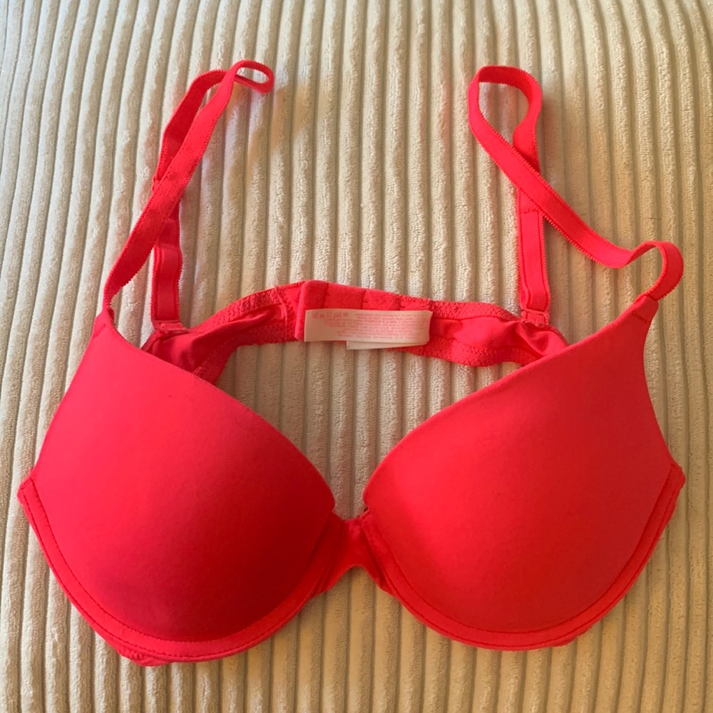 Victorias Secret Wear Everywhere Push-up Bra 34B